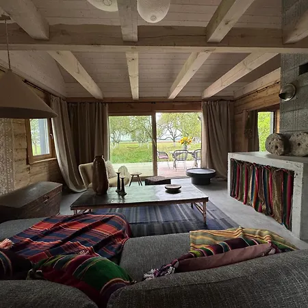 Dom W Sadzie *