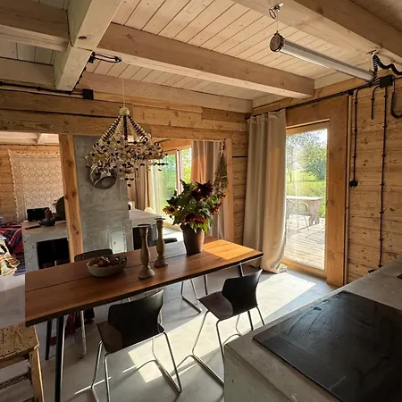 シャレー Dom W Sadzie